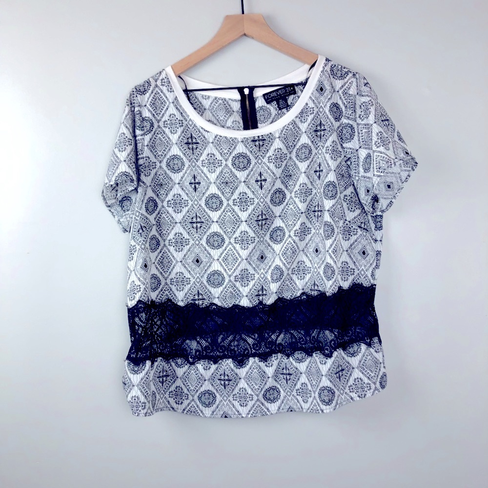 🍄Forever 21 + Black and white blouse plus size XL